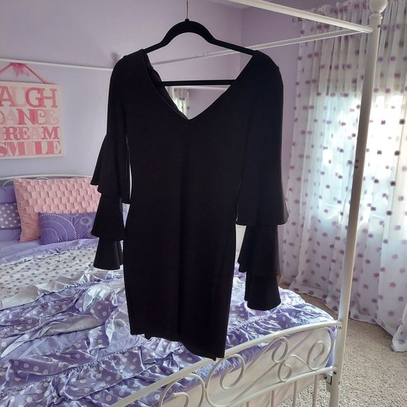 Black mini dress - Picture 1 of 2